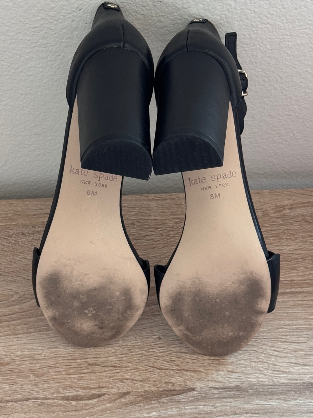kate spade Black Scallop Strap Block-Heel Sandals Size 38 - Picture 5 of 5